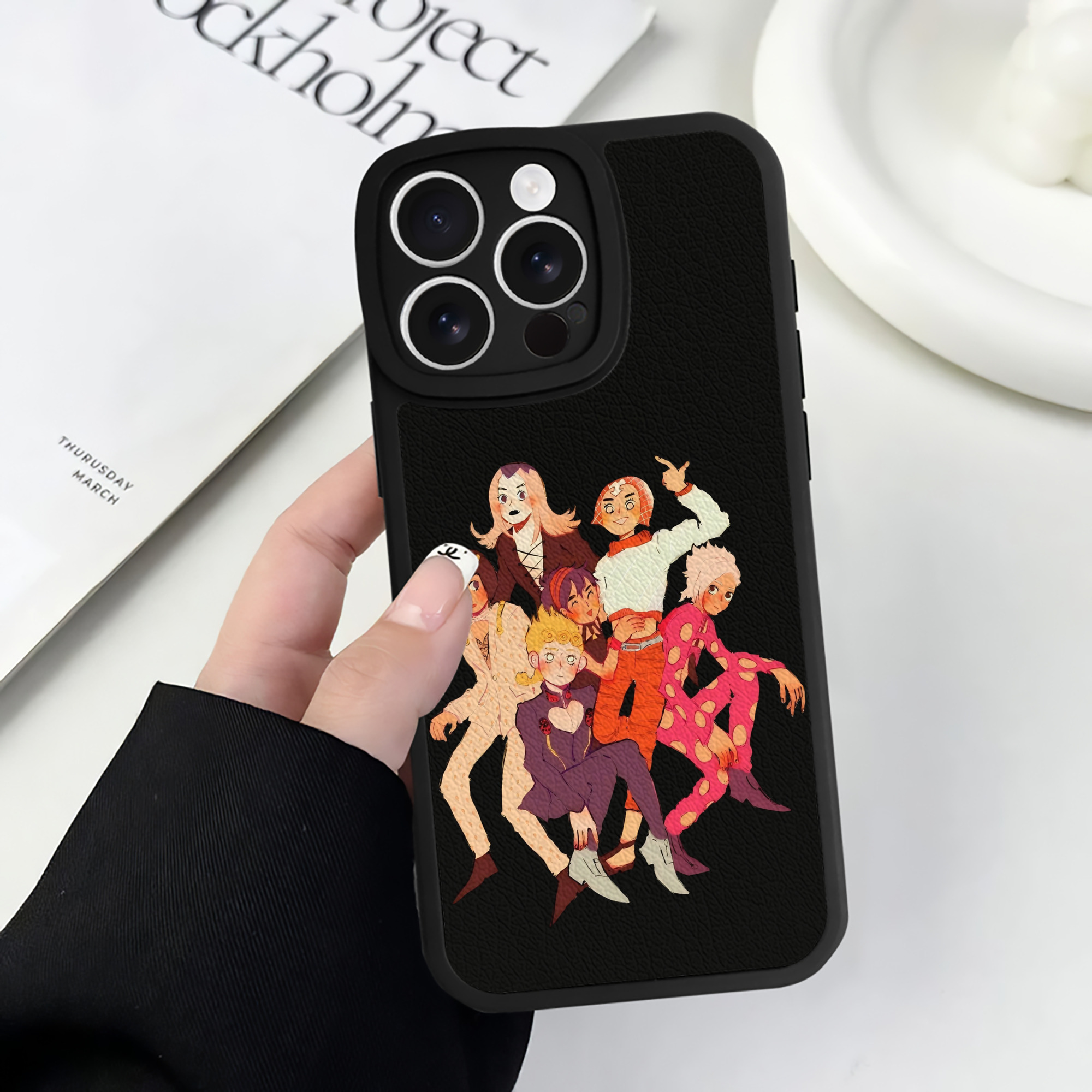 （画像用） ジョジョの奇妙な冒険 JoJo's Bizarre Adventure 【iPhone 16シリーズ対応】シリコンスマホケース（レザー調） 材質：シリコン